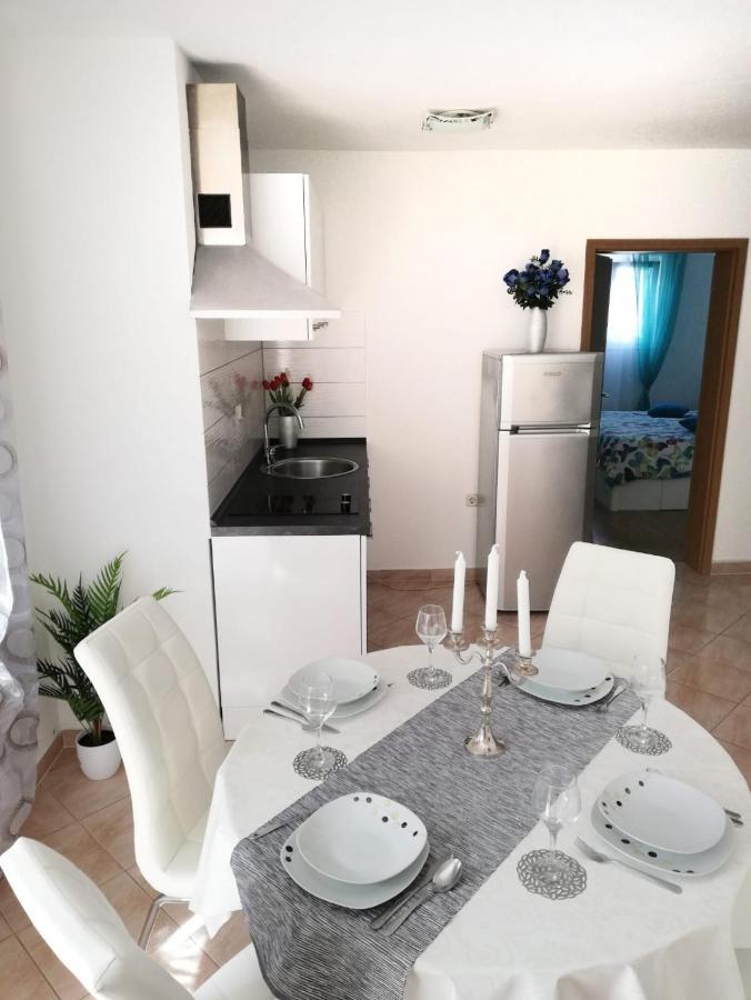 Apartment Toni With Private Parking Zadar Exteriör bild